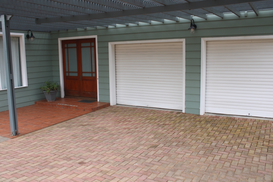4 Bedroom Property for Sale in Stilbaai Wes Western Cape